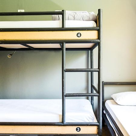 Destil Hostel Tiranë Eksteriør bilde