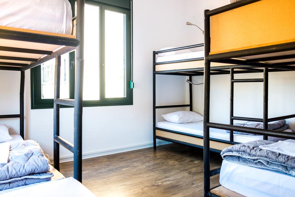 Destil Hostel Tiranë Eksteriør bilde