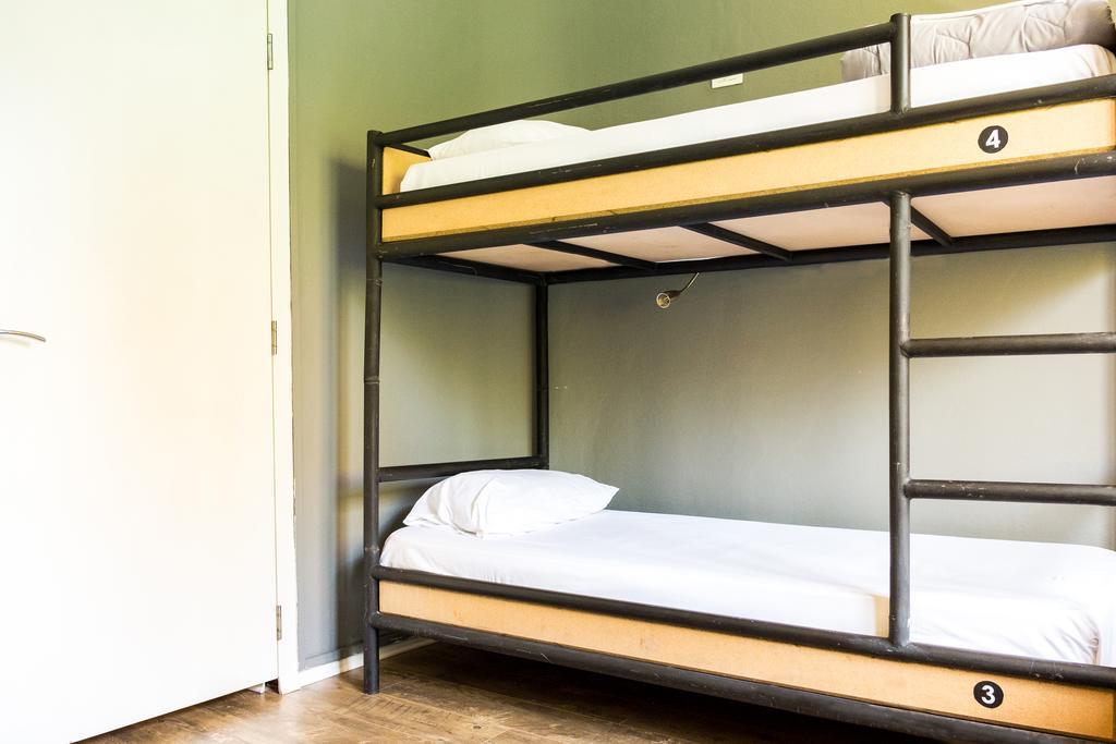 Destil Hostel Tiranë Eksteriør bilde