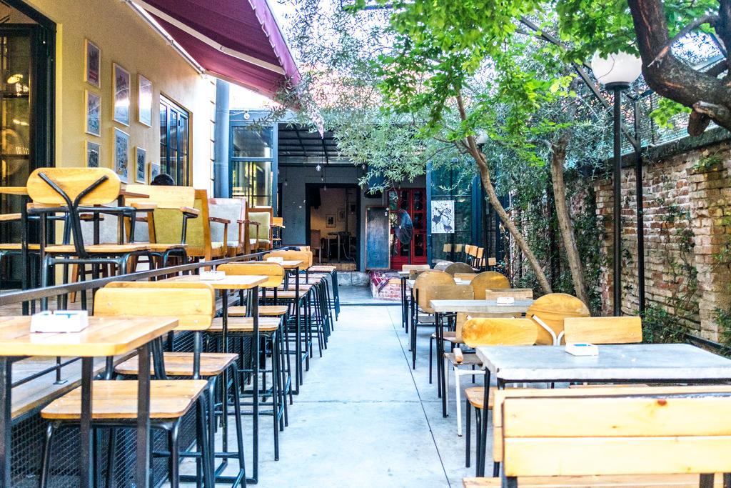 Destil Hostel Tiranë Eksteriør bilde